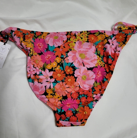 Shade & Shore Cheeky Bikini Bottom, Size XL (16-18) - Picture 6 of 9